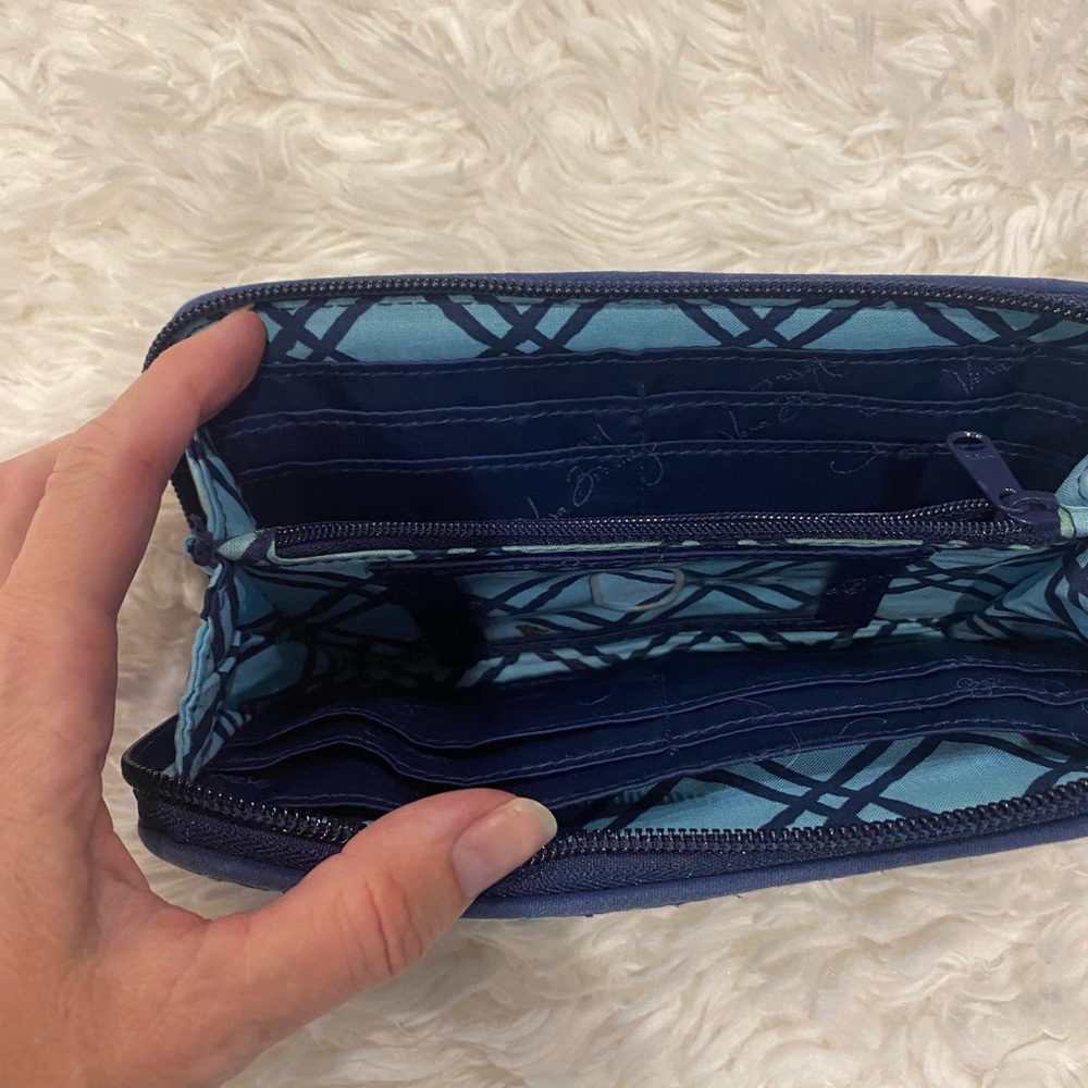 Vera Bradley RFID Signature Cotton Blue Cuban Tiles Georgia Wallet - Picture 2 of 6
